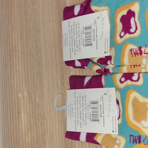 NWT peanut butter and jelly socks unisex (Lot of 2 Pairs) - Picture 3 of 3